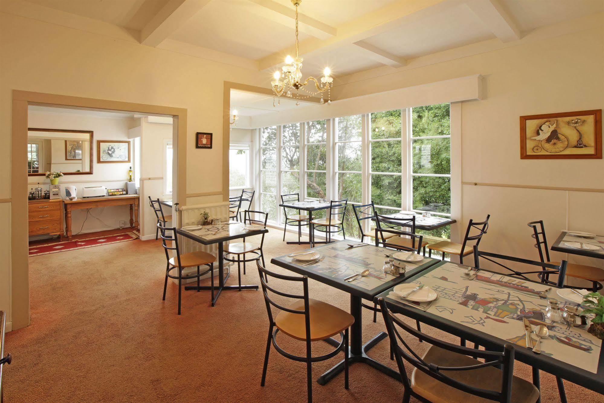 Chevron Bed & Breakfast 4*
