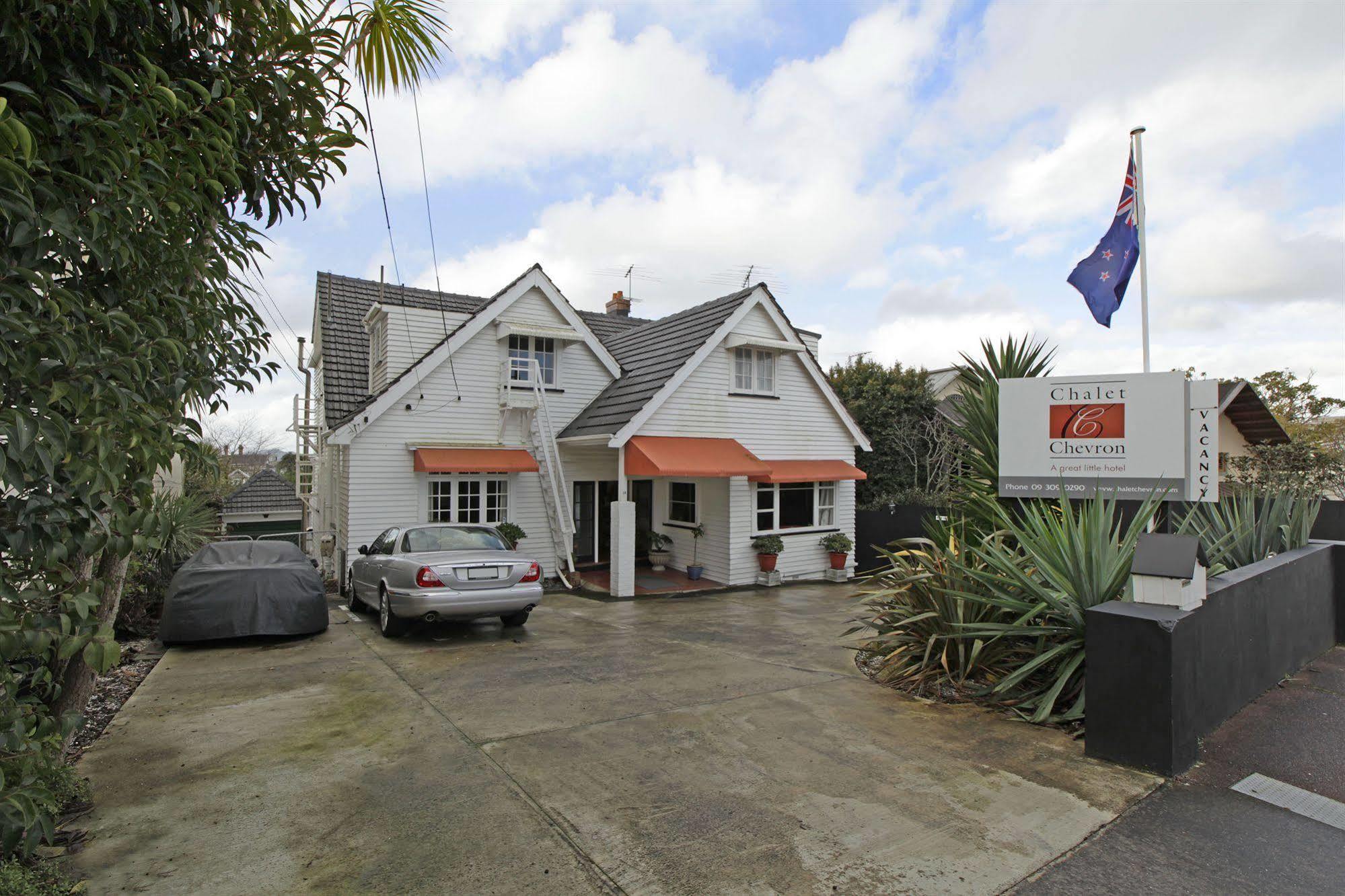 Bed & Breakfast Chevron